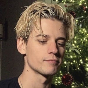 Nate Hill, 31 (eSports Player)