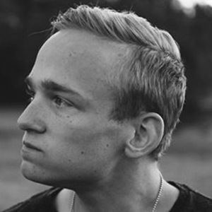 Nathan Ehline, 27 (Productor de Música)