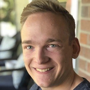 Nathan Ehline, 27 (Nhà sản xuất âm nhạc)