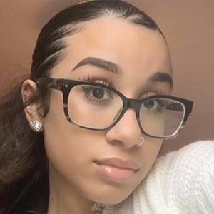 nauti.nadia, 24 (Instagram Star)