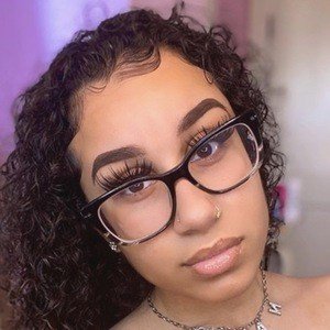 nauti.nadia, 24 (Instagram Star)