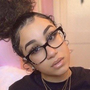 nauti.nadia, 24 (Instagram Star)