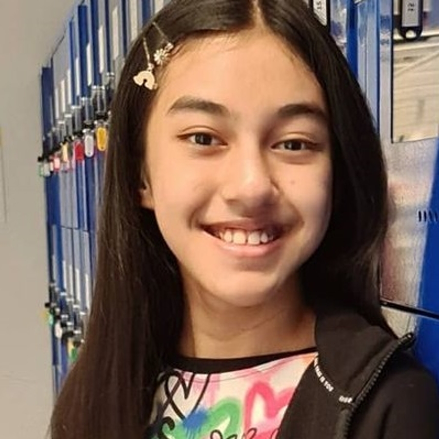 Nayfa Krasnaya, 14 (YouTube明星)