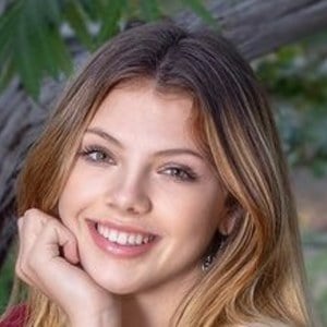 Neela Jolene image 4