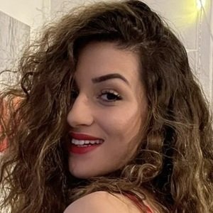 Néguine Alipour, 23 (YouTube Star)