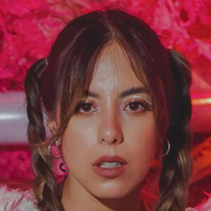 Neka Prila, 35 (Estrella de Instagram)