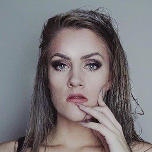 Nellie Krokstad, 31 (YouTube Star)