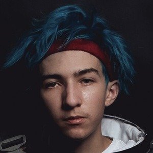 Neptune, 20 (YouTube Star)