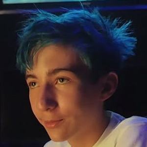 Neptune, 20 (YouTube Star)
