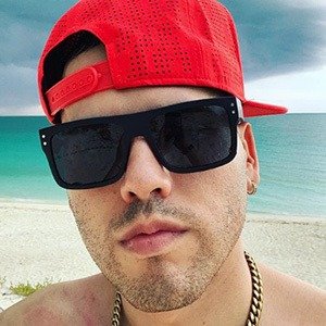 Néstor Bordiola, 41 (世界音樂歌手)