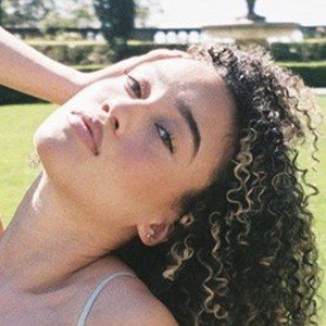 Nezza, 30 (Instagram Star)