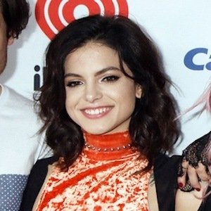 Nia Lovelis, 28 (Drummer)