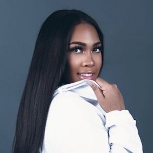 Nia Riley, 36 (现实之星)