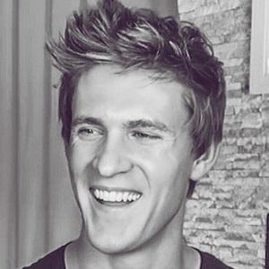 Nick Miller, 40 (YouTube明星)