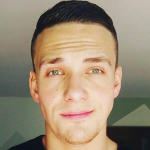 Nick Zhurav, 31 (Instagram Star)