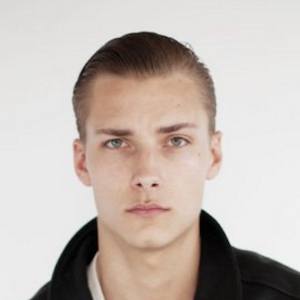 Niclas Gillis, 35 (导演)