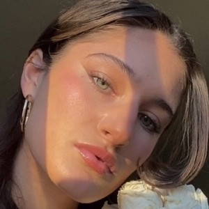 Nicole Adalina, 25 (TikTok明星)