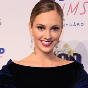 Nicole Arbour, 40 (Comico)