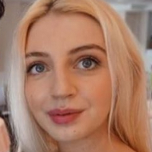 Nicole Bickel, 27 (YouTube明星)