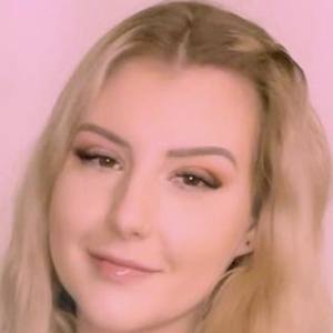 Nicole Downs, 25 (TikTok明星)