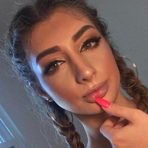 Nicole Sauls, 27 (YouTube-ster)