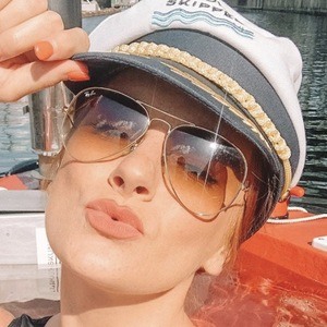 Nicole Simpson, 30 (流行歌手)