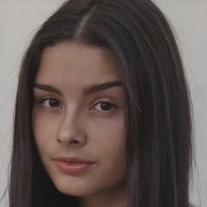 Nicole Vargas, 23 (TikTok Star)