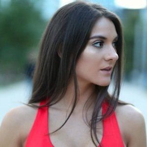 Nicoletta xo, 33 (YouTube明星)