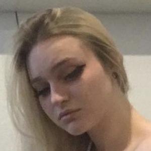 Nihachu, 23 (Twitch Star)