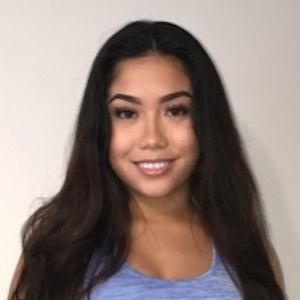 Niki Hughes, 26 (Instagram明星)