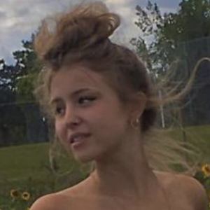 Niki Kozielec, 22 (TikTok Star)