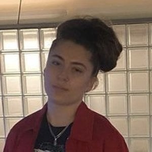 Niki Martinez, 22 (YouTube Star)