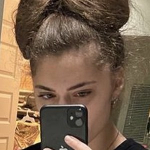 Niki Martinez, 22 (YouTube Star)