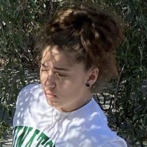 Niki Martinez, 22 (YouTube明星)