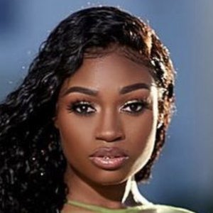 Nikki Natural, 37 (现实之星)