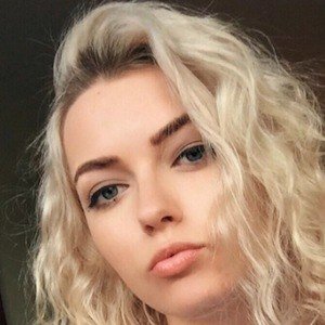 Nikki Orion, 29 (Twitter Star)