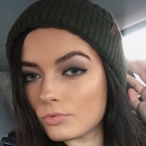 Nikki Orion, 29 (Twitter Star)