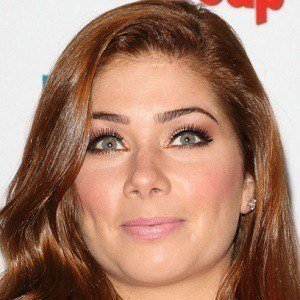 Nikki Sanderson, 41 (电视女演员)