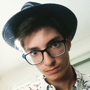 NikolaDZ, 23 (YouTube Star)