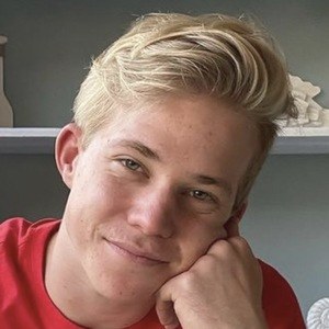 Nikus Lourens, 24 (TikTok Star)