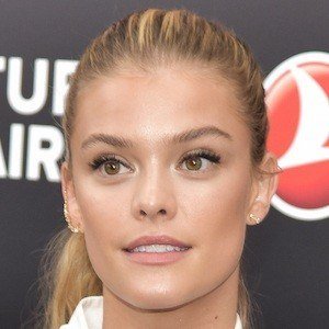 Nina Agdal, 33 (模特)
