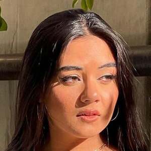 Nina Ann Nelson, 27 (流行歌手)