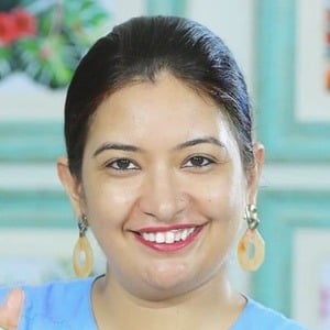 Nisha Topwal, 45 (YouTube明星)
