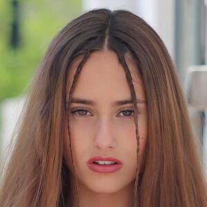 Noa Villar, 19 (Instagram明星)