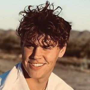 Noah Beck, 24 (Estrella de TikTok)