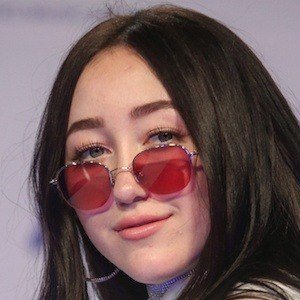 Noah Cyrus, 25 (Actrice de télévision)
