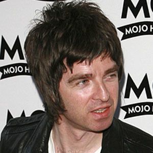 Noel Gallagher, 58 (Gitarrist)