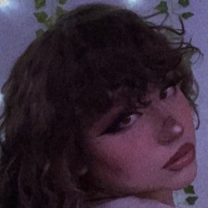 notirena, 24 (TikTok Star)