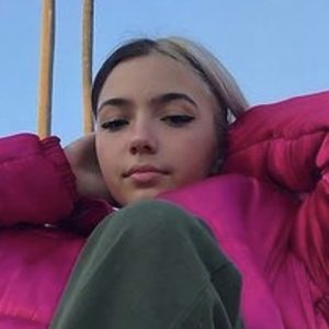 Noura Kastelli, 24 (TikTok Star)