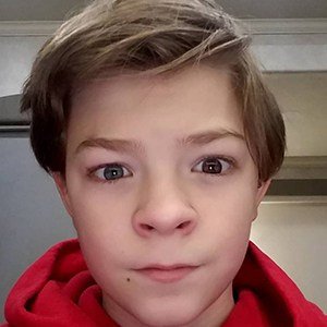 Oakes Fegley, 19 (电影演员)